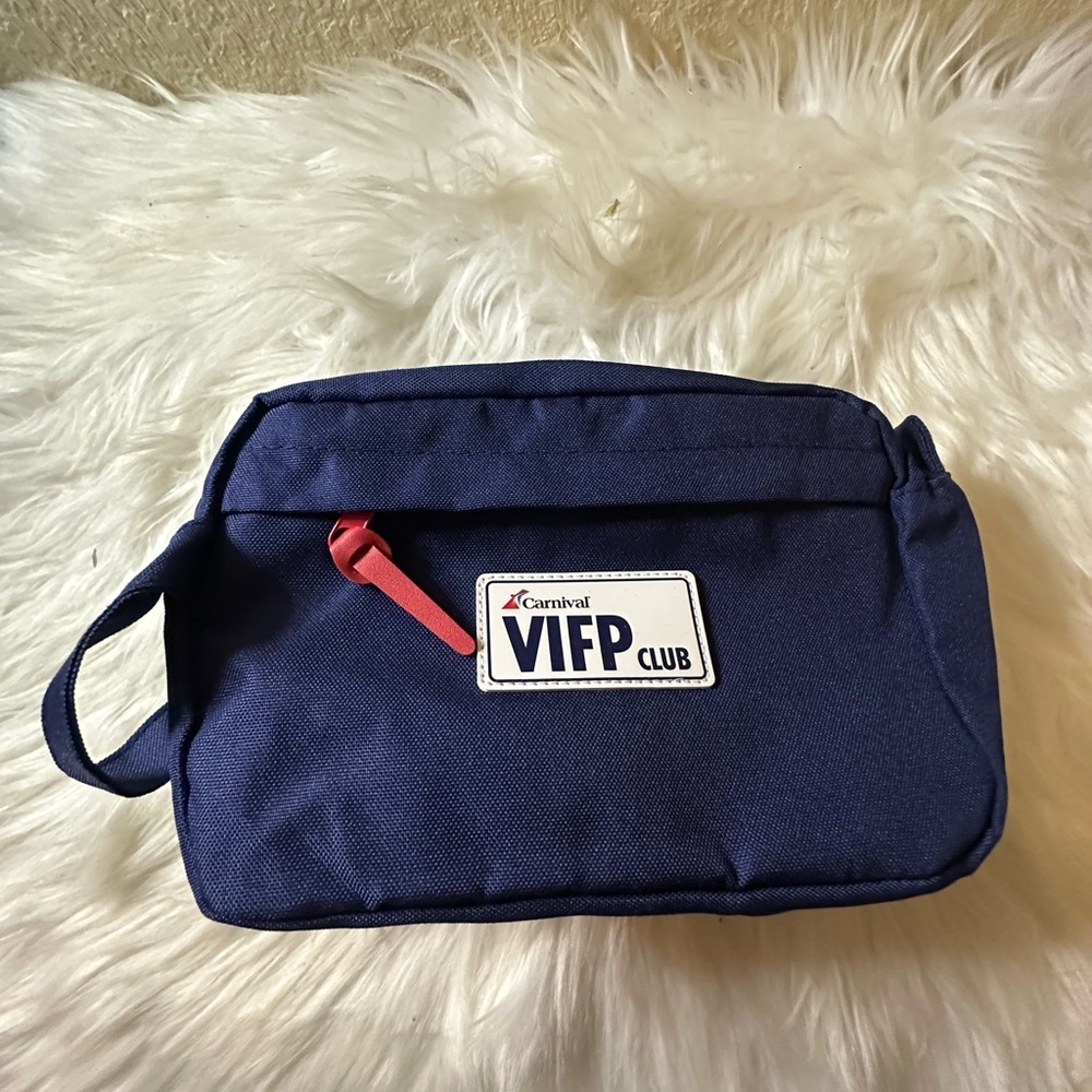 🩷5/$10 VIFP Club Navy Blue Men's Bag